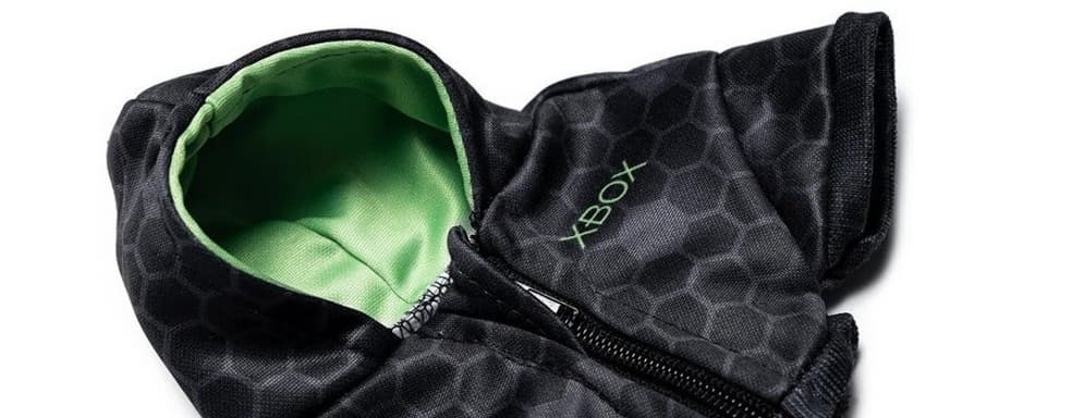 Microsoft offers gamers to warm up gamepads and buy mini-hoodies for them