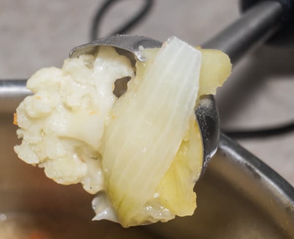 Ручной погружной блендер Redmond RHB-CB2930