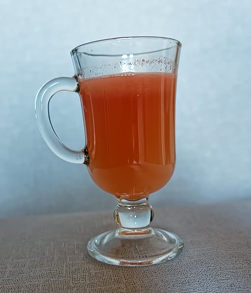 Центробежная соковыжималка Redmond RJ-M906