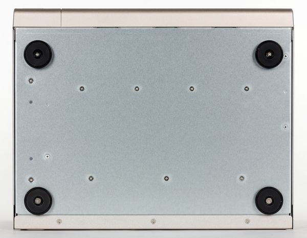 Внешний вид QNAP TVS-863+