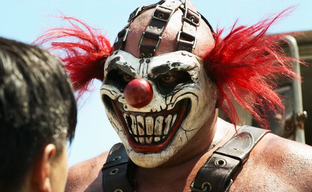 Сладкоежка из Twisted Metal рассказал, как Дэйв Батиста помог ему в начале актёрской карьеры