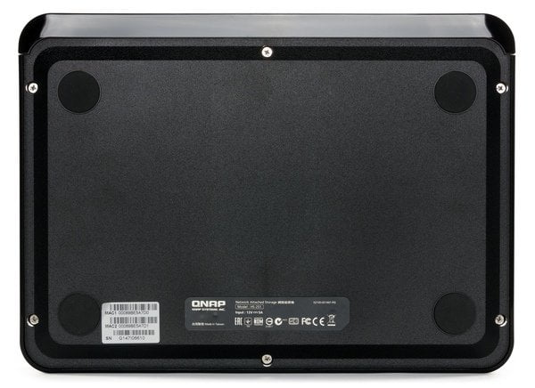 Внешний вид QNAP HS-251