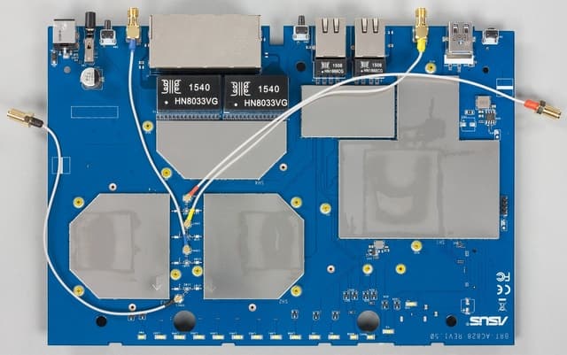 Конструкция Asus BRT-AC828