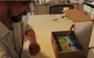 Марио в картонной коробке