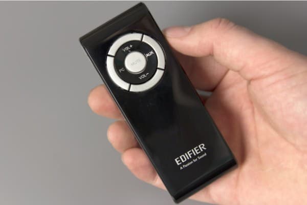 Пульт ДУ Edifier R2600