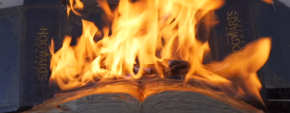 Блогер уничтожил коллекционку Hogwarts Legacy. Его поспешно записали в борцы с трансфобией