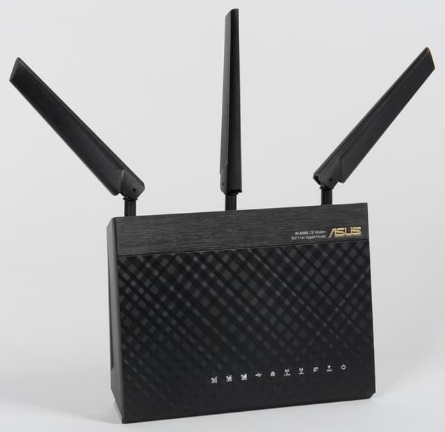 Внешний вид Asus 4G-AC55U