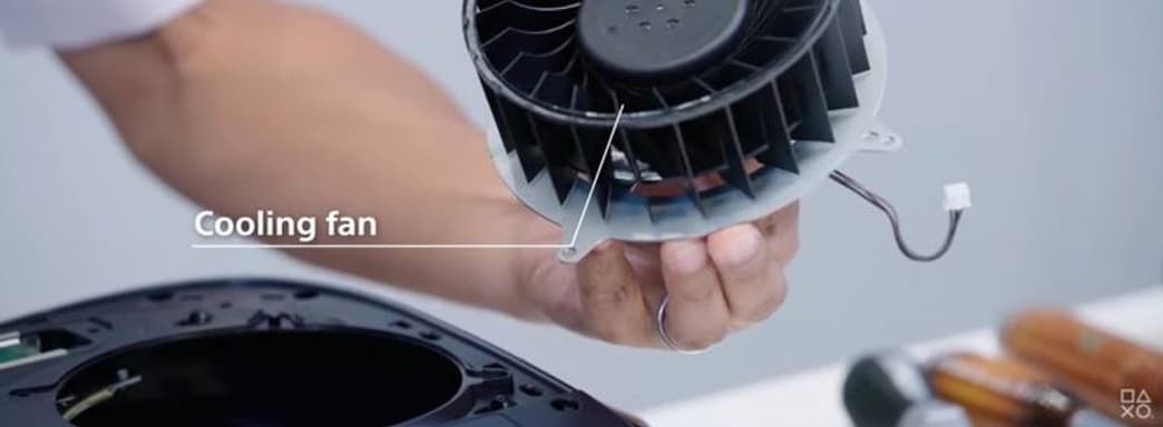 Промашка главы PlayStation решила проблему игрока. Переворачивать PS5 иногда полезно