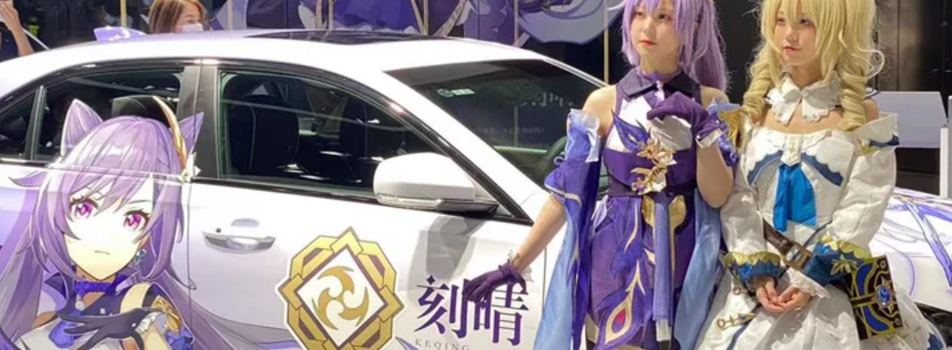 Фото автомобилей Cadillac с персонажами Genshin Impact