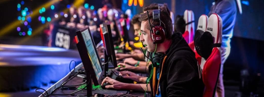 «Игровой монитор 144 герц и стометровка за 14 секунд». Минспорта РФ подготовило программу для подготовки кибератлетов