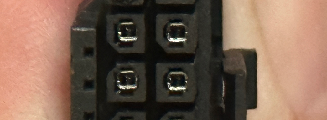 Уже пять GeForce RTX 4090 расплавили кабели и разъёмы. NVIDIA проводит расследование