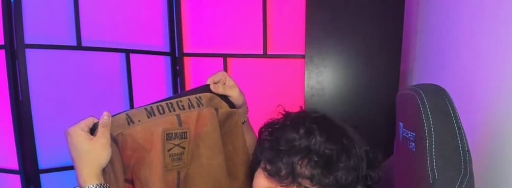 Помните игрока с 6 000 часами в Red Dead Online? Он получил коробку с подарками от Rockstar