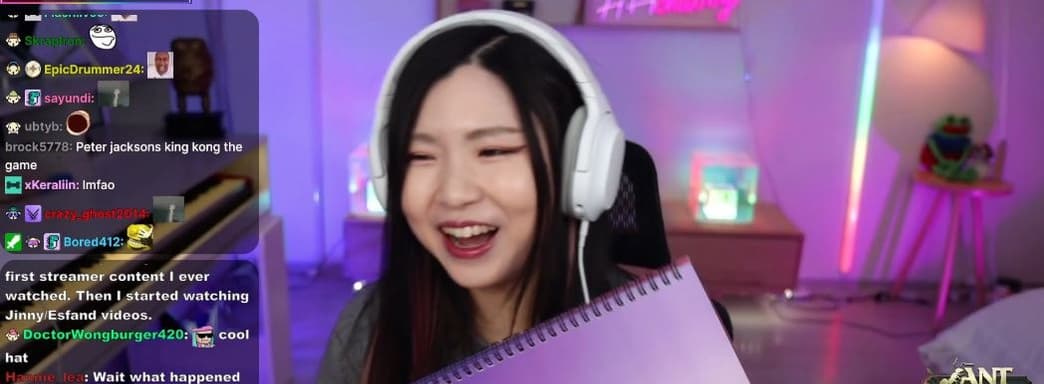 Уходя из Кореи, Twitch подарил самым популярным стримерам страны календари за 2022 год