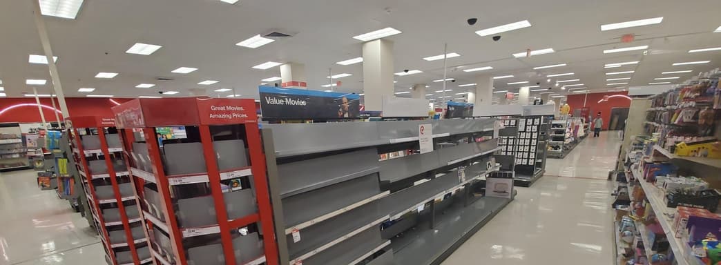 Конец физической дистрибуции близок? Гигантская сеть скоро откажется от коробок