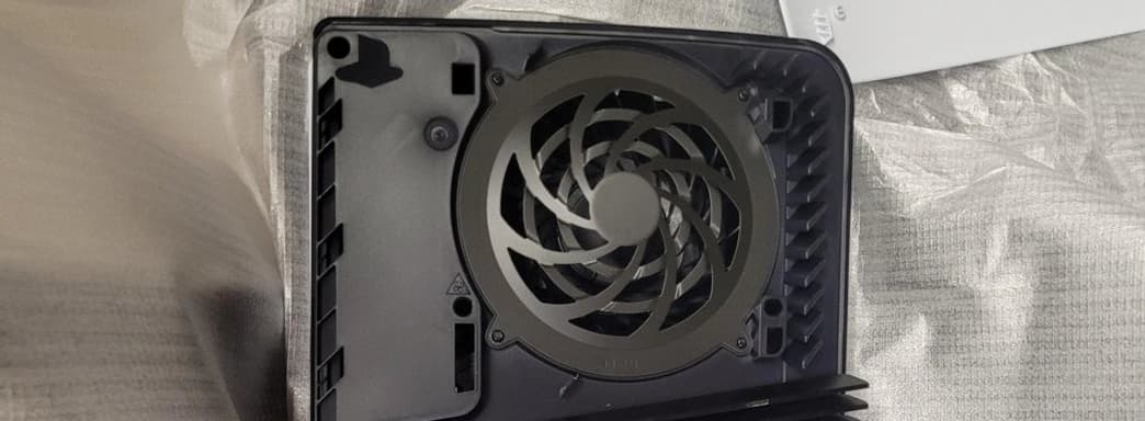 PS5 Pro все же несовместима с панелями Slim-модели PS5