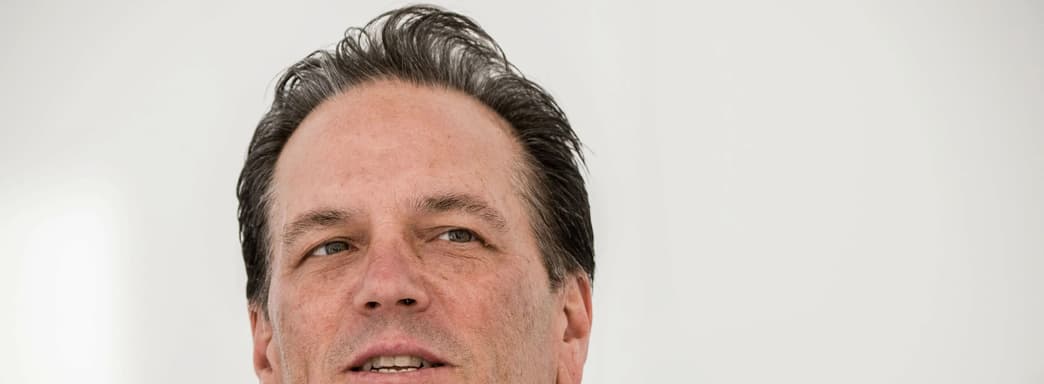 Появление портативной Xbox займёт много лет — Фил Спенсер