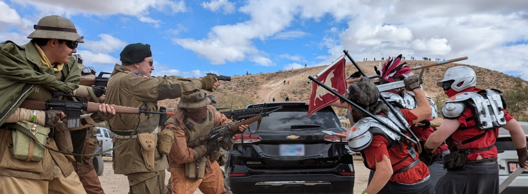 Фанаты воссоздали Fallout New Vegas в реальности и к ним проник «Тодд Говард», продающий Skyrim. Появились фото ивента в настоящем городе Гудспрингс