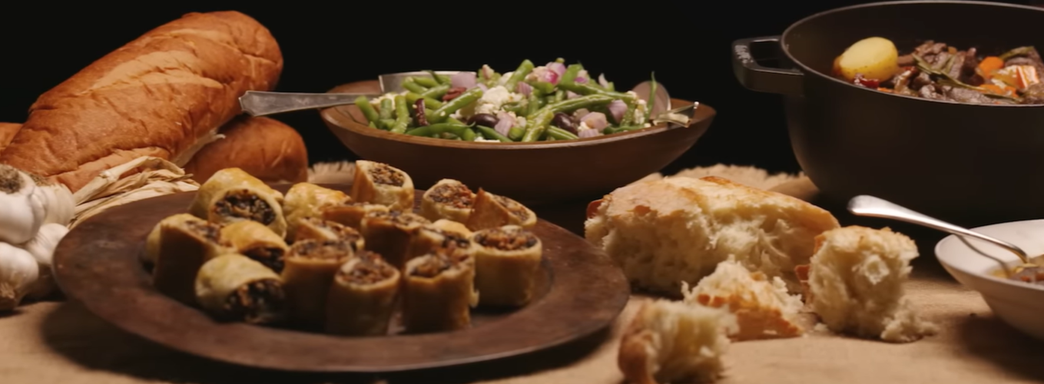 Праздничный стол в стиле Diablo 4. Blizzard показала, как приготовить тёмные деликатесы