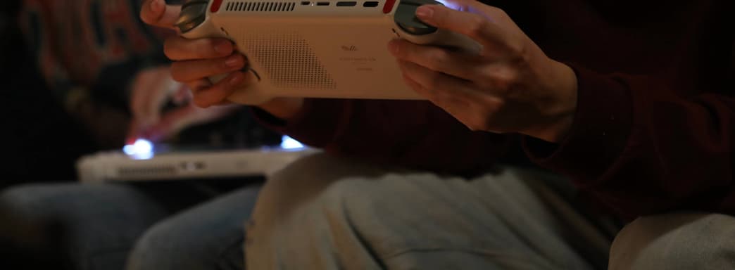 Авторы модульной и портативной консоли AYANEO 3 показали издание Retro Power