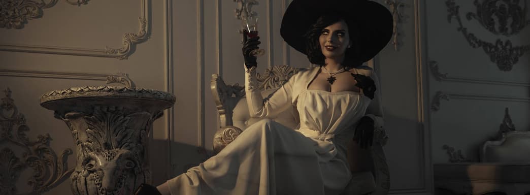 Кровавая аристократка: косплеерша предстала в образе леди Димитреску из Resident Evil Village