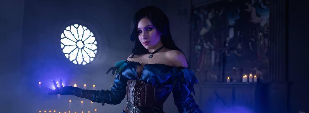 Чародейка из Венгерберга: модель показала косплей Йеннифэр из The Witcher 3: Wild Hunt
