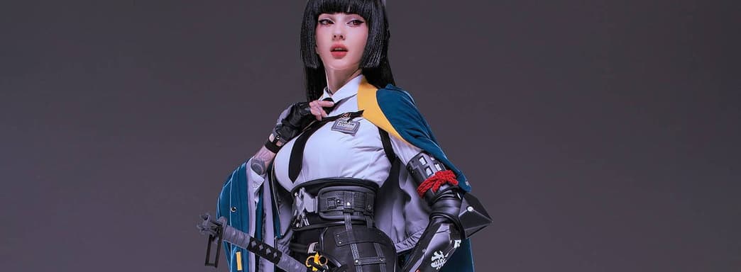 Лисица с катаной: модель показала косплей Хосими Мияби из Zenless Zone Zero