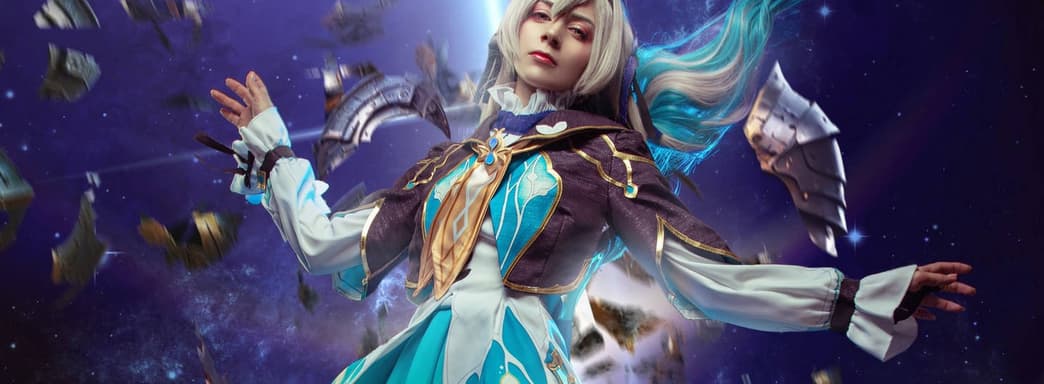 Рождённая оружием: модель показала косплей Светлячка из Honkai: Star Rail