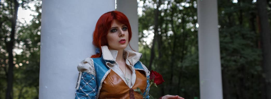 Роза есть роза: модель показала косплей Трисс Меригольд из игры «Ведьмак 3: Дикая Охота»