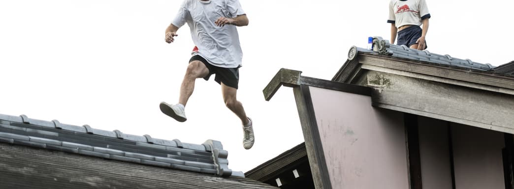 Не пытайтесь повторить это дома. Паркур из Assassin’s Creed: Shadows показали в реальной жизни