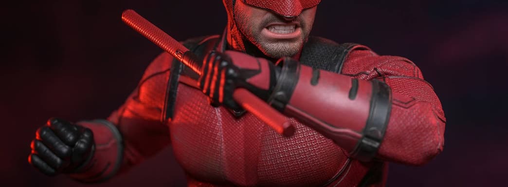 Дьявол Адской кухни: Hot Toys показала новую фигурку Daredevil из сериала «Сорвиголова: Рождённый заново»