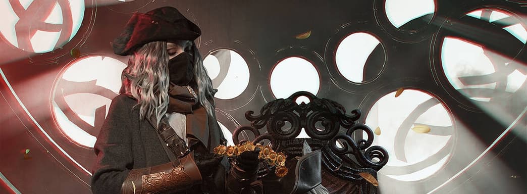 Ночь длинна, но утро приходит всегда: модели показали косплей Леди Марии и Охотницы из Bloodborne