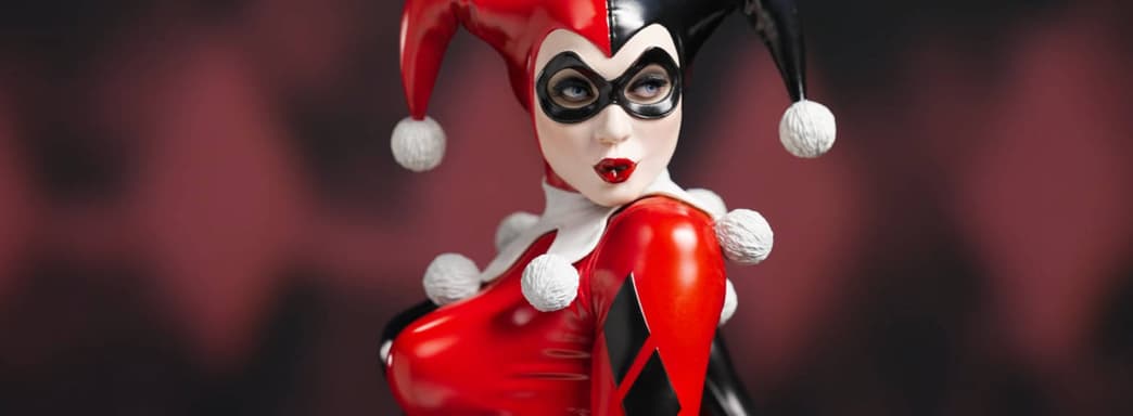 Sideshow Collectibles показала распаковку и сборку статуи Харли Квинн в классическом костюме