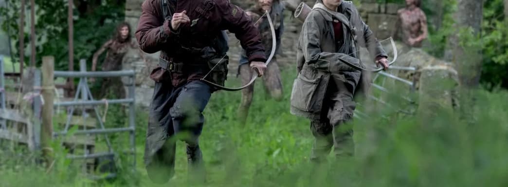 «Семейная драма посреди постапокалипсиса»: появились первые обзоры хоррора «28 лет спустя»