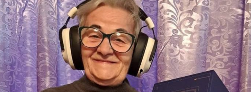 76-летняя стримерша Бабушка Ольга продала свои скины из CS 2, чтобы помочь погасить кредиты семьи