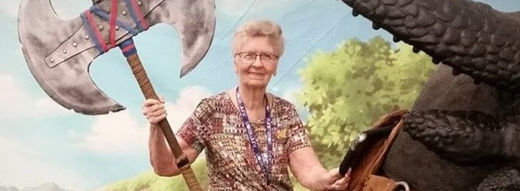 Кругом токсичность – 84-летняя бабушка фанатка Skyrim временно прекратила выкладывать ролики на YouTube из-за негативных комментариев