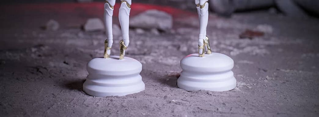 Императорский фарфоровый завод продает скульптуры близняшек из Atomic Heart: 169 тысяч рублей за каждую