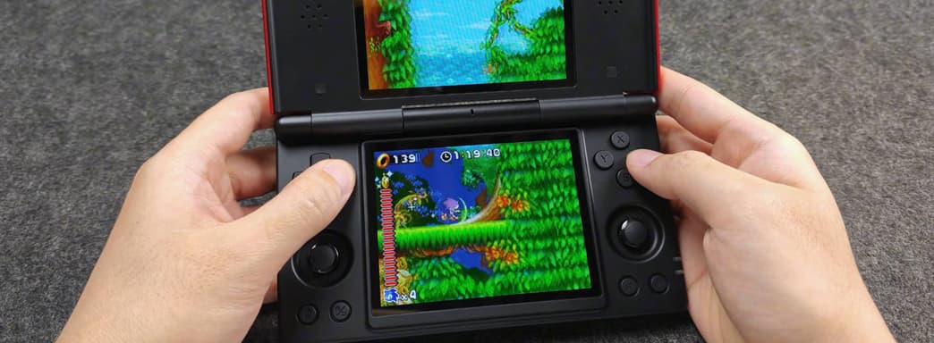 Для портативной консоли Anbernic RG DS вышла официальная прошивка, устраняющая проблемы с экранами