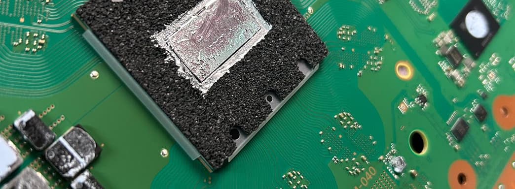 Todas las consolas PS5 tarde o temprano requerirán reparación debido a la degradación del metal líquido, afirmó un especialista