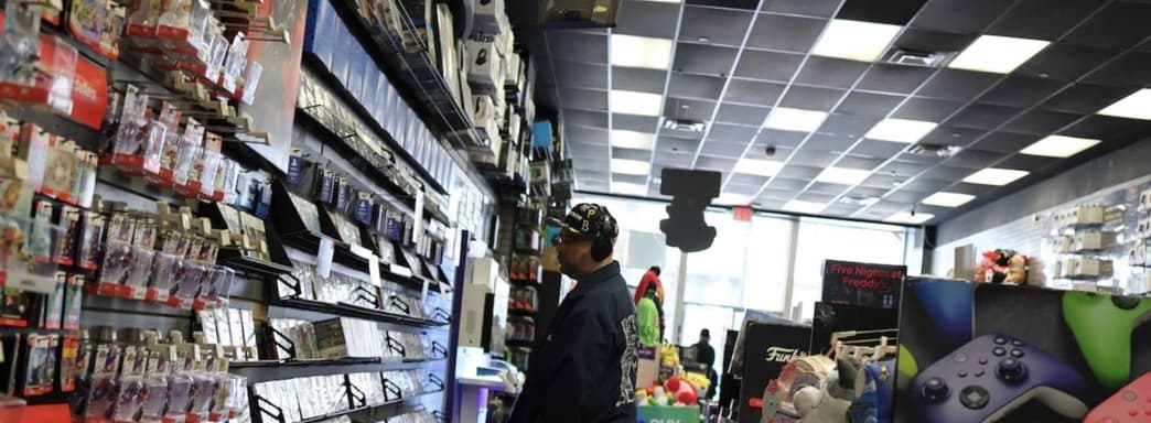 GameStop to close hundreds of retail stores - window shopping is becoming a thing of the past