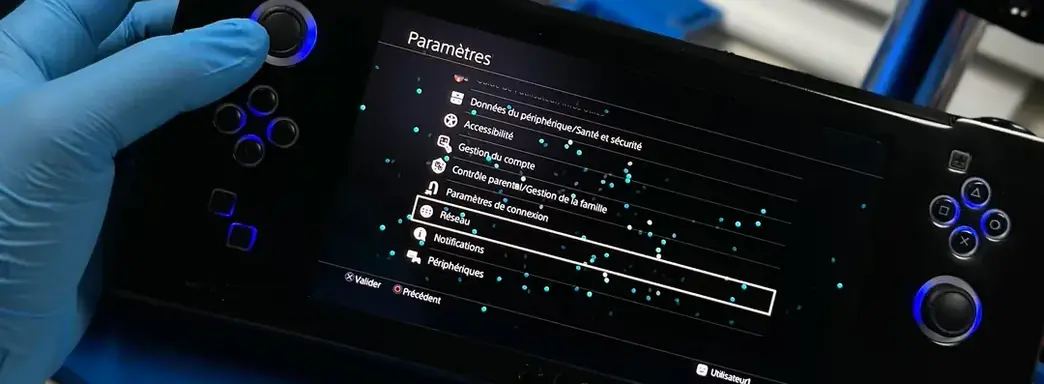 Умелец смастерил портативную PlayStation 4 размером со Steam Deck