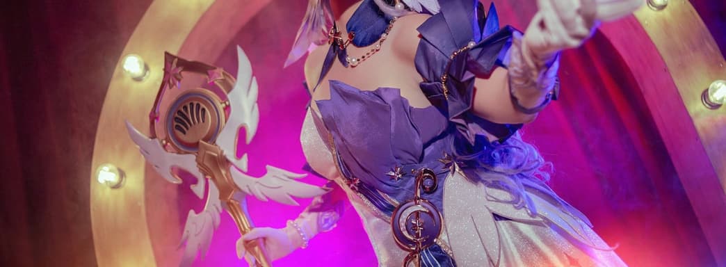 Косплеер воплотила образ Зарянки из Honkai: Star Rail — певицы-галовианки с Пенаконии