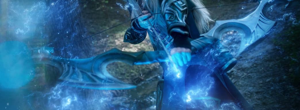 Косплеер воплотила образ Drow Ranger из Dota 2 — ловкой и скрытной лучницы 
