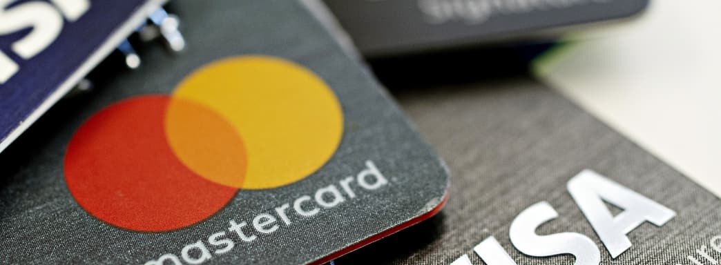 Политик раскритиковал цензуру, навязываемую Visa и Mastercard, предложив развивать альтернативные платежные системы