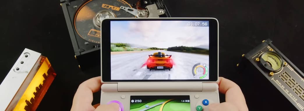 AYN показала портативную и раскладную консоль с двумя экранами Thor в деле