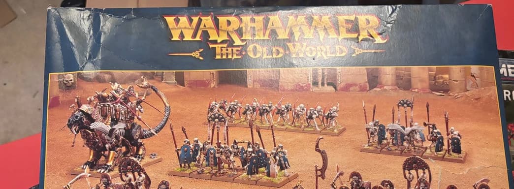 В сети появились фотографии нового стартового набора Царей Гробниц Кхемри для Warhammer: The Old World — утечка