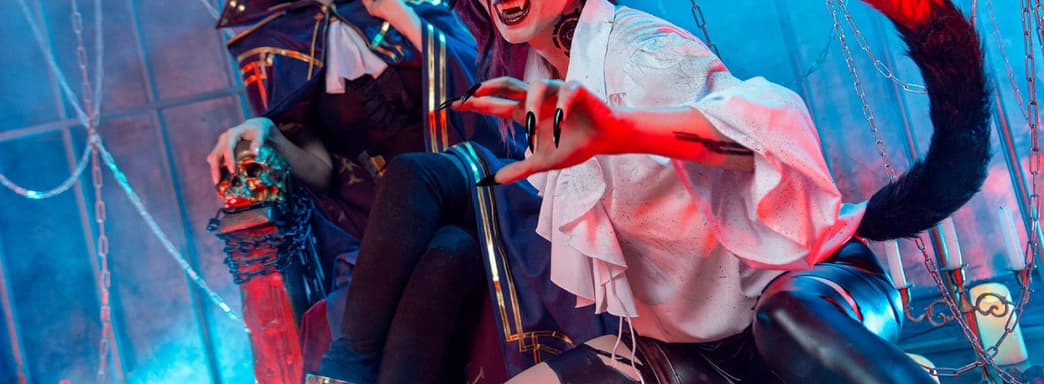 Вампирша и её домашний оборотень: косплеерши превратились в Кейтлин и Вай из вселенной League of Legends