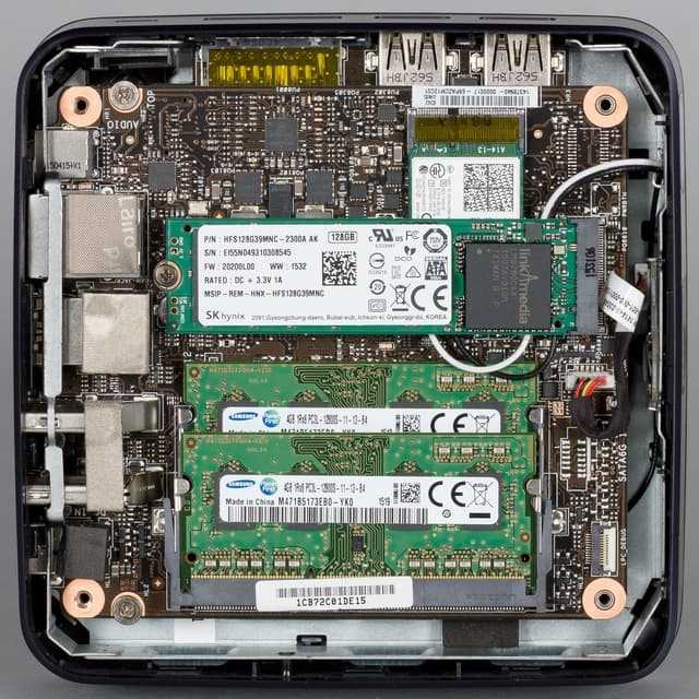 Конструкция Asus VivoMini UN65