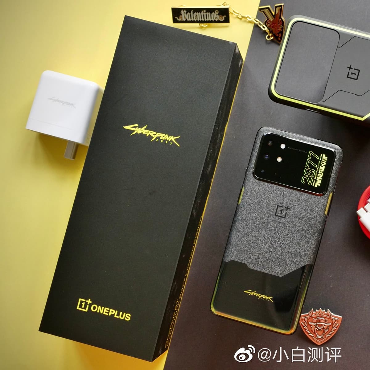 Живые фото и комплект поставки OnePlus 8T Cyberpunk 2077 Limited