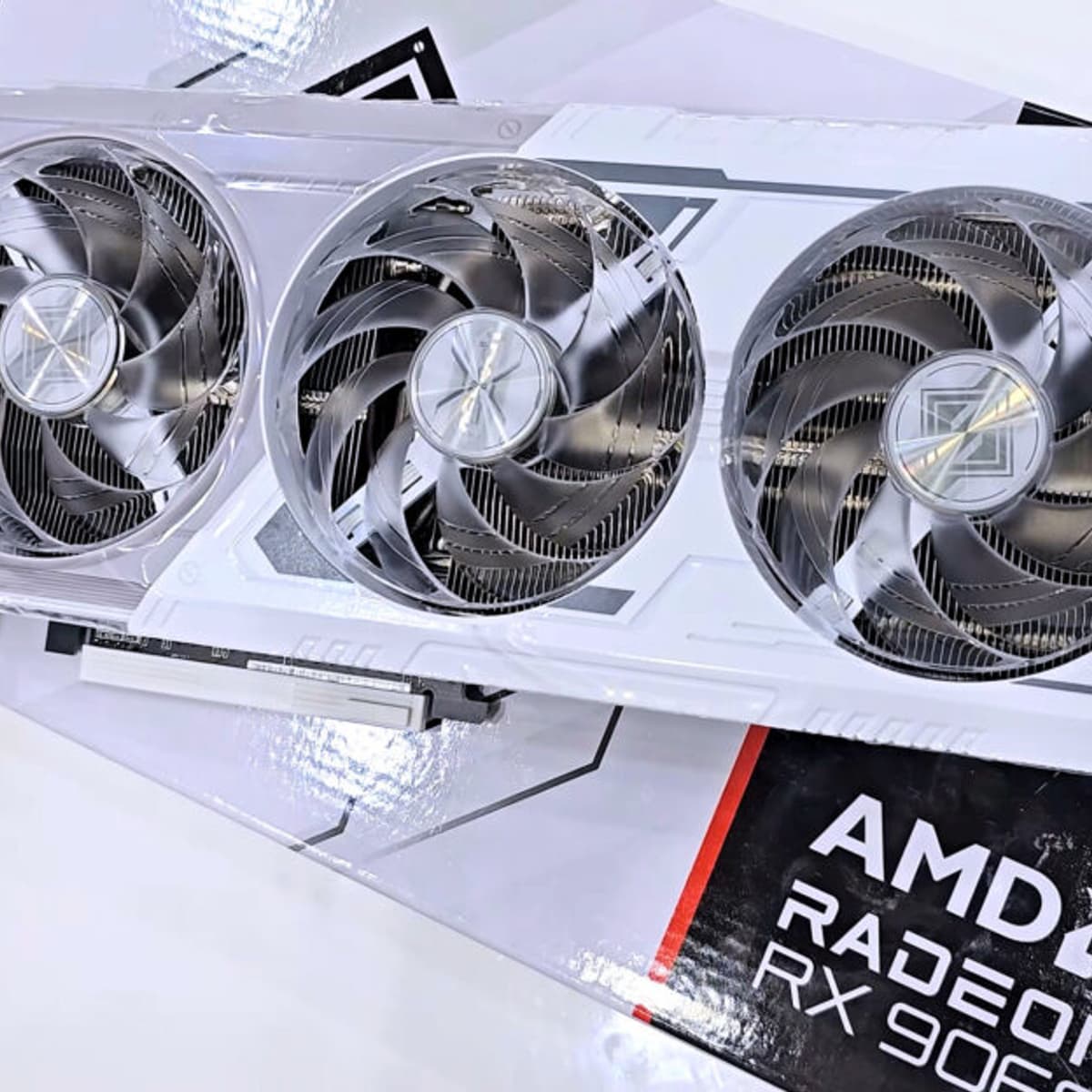 ASROCK-9060-XT-HERO-
