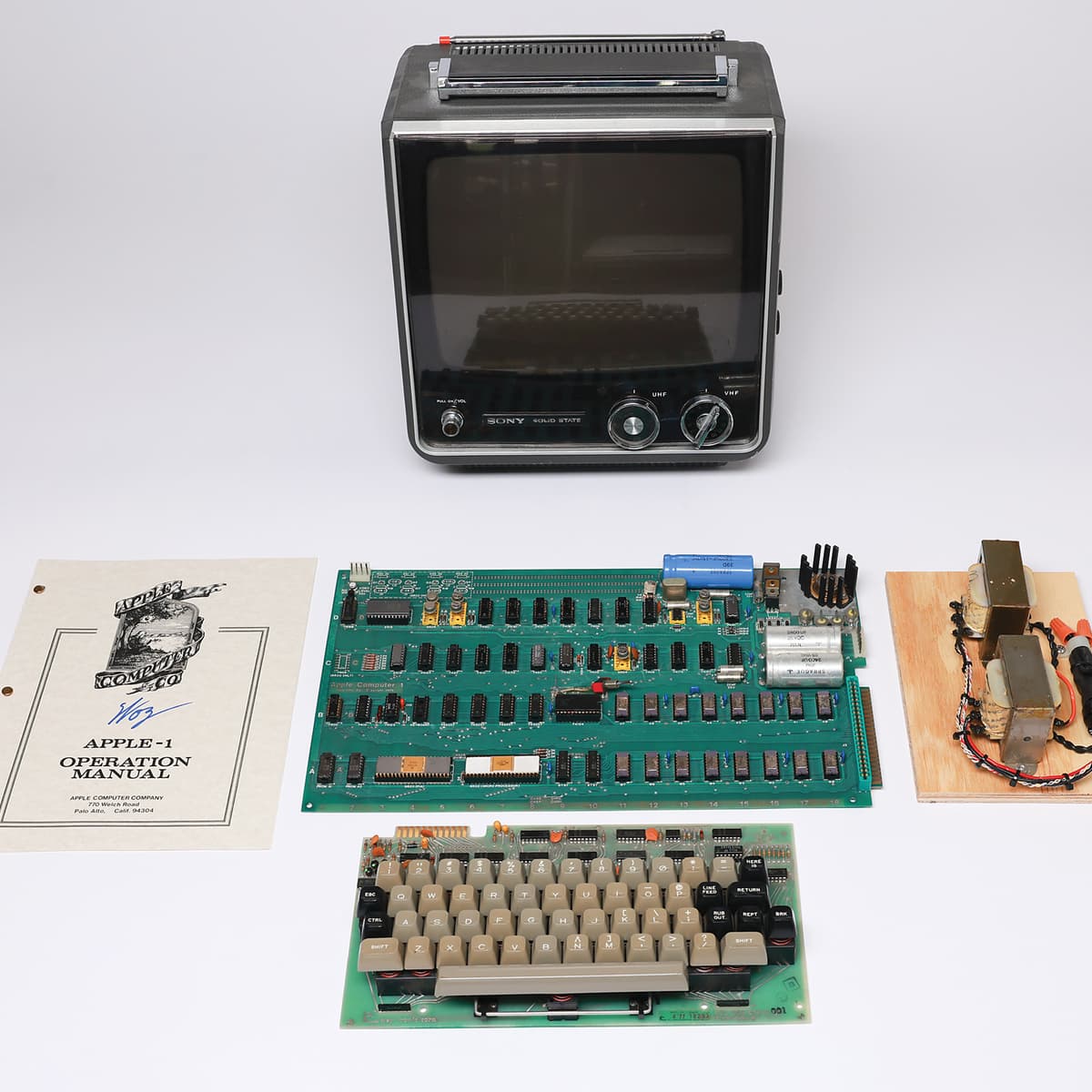Самый ранний прототип платы компьютера Apple-1 выставлен на